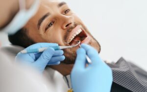 ¿Qué es la periodontitis? - Clínica Dental Torres Antequera